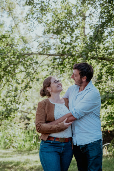 regard complice amoureux