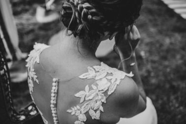 détail robe émotion mariée