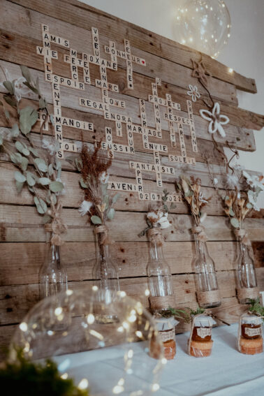 mots fléchés lettres scrabble amour mariage bois fleurs séchées lumière