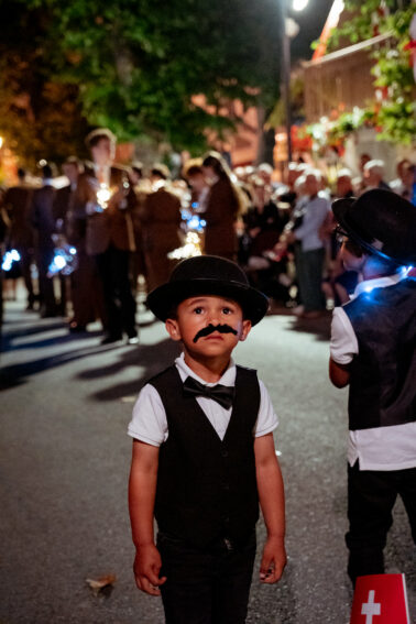 bébé charly chaplin moustache chapeau melon