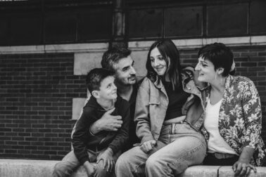famille quatre personnes halles de niort regards